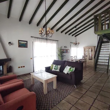 Cercado Del Medio, Con Piscina Privada