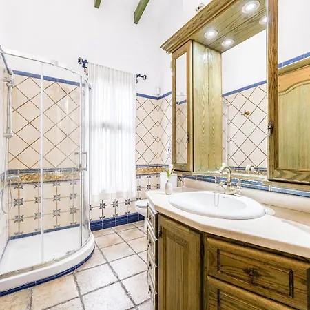 Cercado Del Medio, Con Piscina Privada *