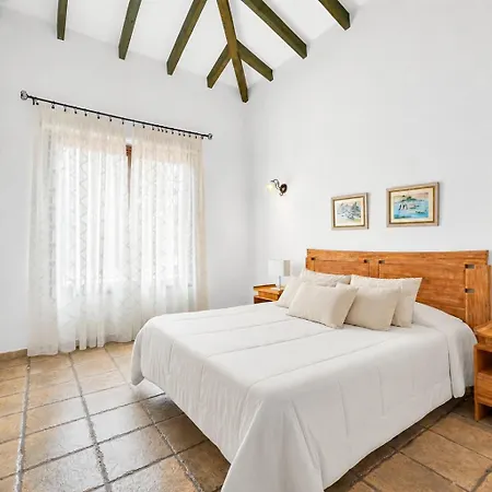Villa Cercado Del Medio, Con Piscina Privada
