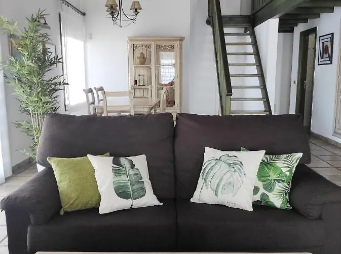 Cercado Del Medio, Con Piscina Privada Vila